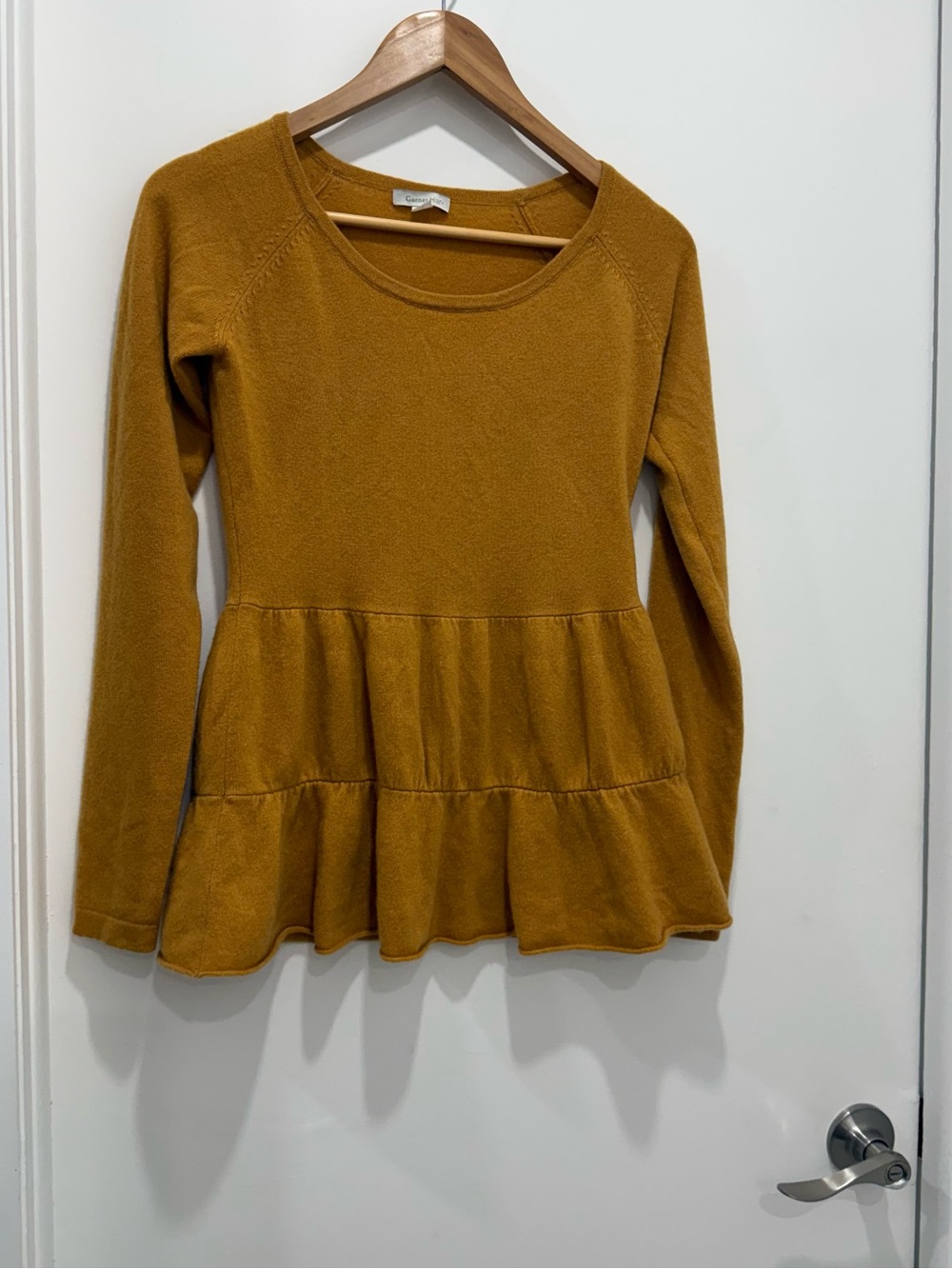 Garnet Hill 100% Cashmere Mustard Peplum Sweater Long Sleeve Tiered XS